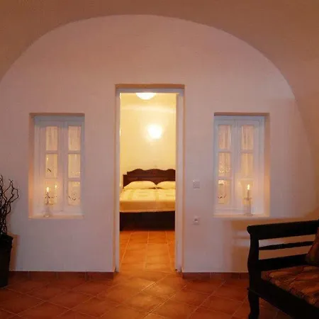 Cave Aparthotel 3*